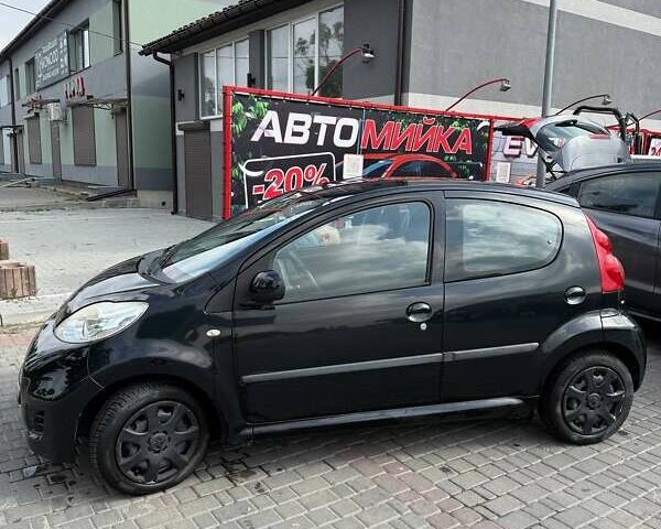Черный Пежо 107, объемом двигателя 1 л и пробегом 86 тыс. км за 4300 $, фото 2 на Automoto.ua