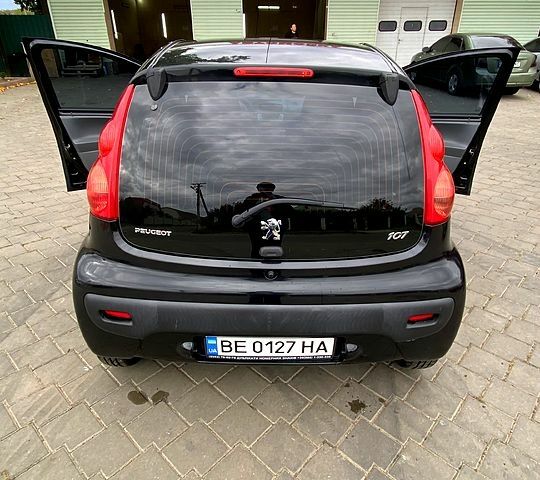 Чорний Пежо 107, об'ємом двигуна 1 л та пробігом 109 тис. км за 5110 $, фото 10 на Automoto.ua