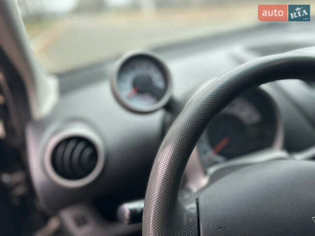 Черный Пежо 107, объемом двигателя 1 л и пробегом 110 тыс. км за 5200 $, фото 10 на Automoto.ua