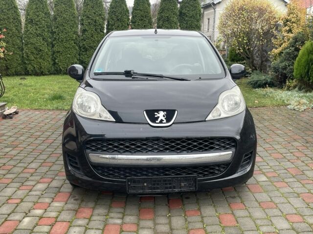 Черный Пежо 107, объемом двигателя 1 л и пробегом 160 тыс. км за 4650 $, фото 1 на Automoto.ua