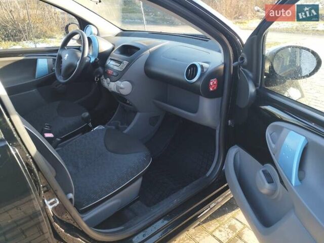 Черный Пежо 107, объемом двигателя 1 л и пробегом 207 тыс. км за 5500 $, фото 6 на Automoto.ua