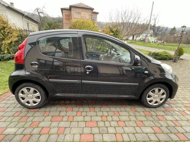 Черный Пежо 107, объемом двигателя 1 л и пробегом 160 тыс. км за 4650 $, фото 7 на Automoto.ua