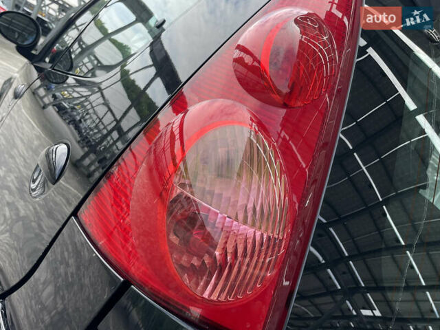 Чорний Пежо 107, об'ємом двигуна 1 л та пробігом 162 тис. км за 4970 $, фото 21 на Automoto.ua