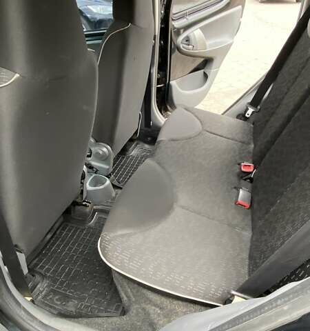 Пежо 107 2010 в Николаеве на Automoto.ua Черный Пежо 107, объемом двигателя 1 л и пробегом 109 тыс. км за 5288 $, фото 5 на Automoto.ua