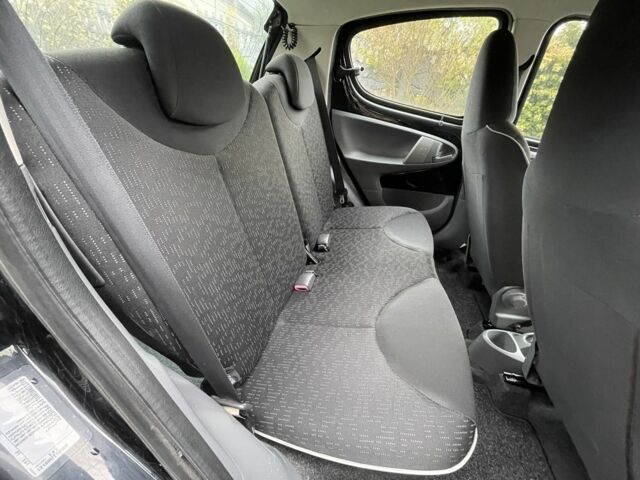 Черный Пежо 107, объемом двигателя 1 л и пробегом 160 тыс. км за 4650 $, фото 9 на Automoto.ua