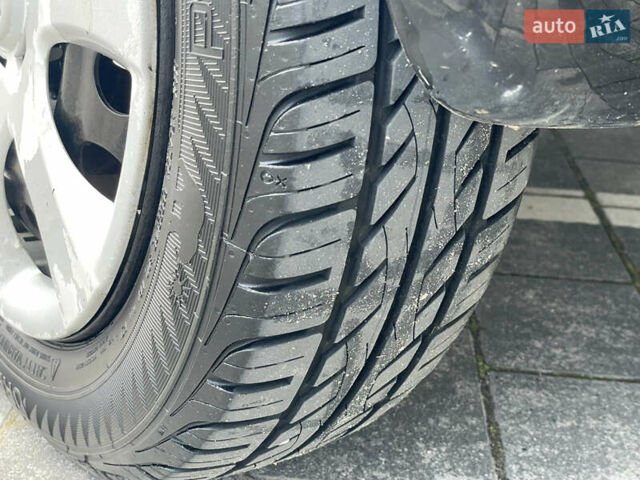 Чорний Пежо 107, об'ємом двигуна 1 л та пробігом 162 тис. км за 4970 $, фото 23 на Automoto.ua