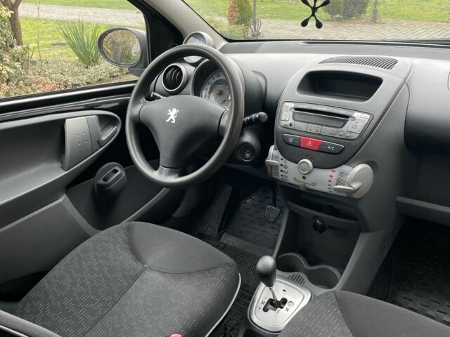 Черный Пежо 107, объемом двигателя 1 л и пробегом 160 тыс. км за 4650 $, фото 8 на Automoto.ua