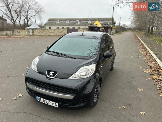 Черный Пежо 107, объемом двигателя 1 л и пробегом 110 тыс. км за 5200 $, фото 1 на Automoto.ua