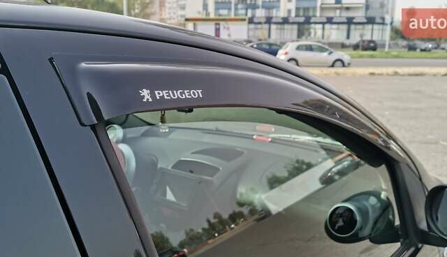 Черный Пежо 107, объемом двигателя 1 л и пробегом 53 тыс. км за 7100 $, фото 7 на Automoto.ua