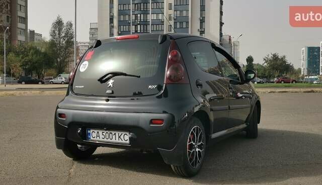 Черный Пежо 107, объемом двигателя 1 л и пробегом 53 тыс. км за 7100 $, фото 3 на Automoto.ua