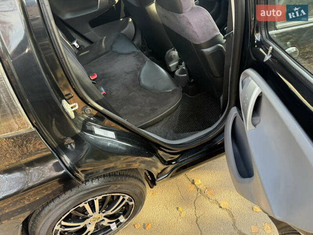 Черный Пежо 107, объемом двигателя 1 л и пробегом 113 тыс. км за 5200 $, фото 16 на Automoto.ua