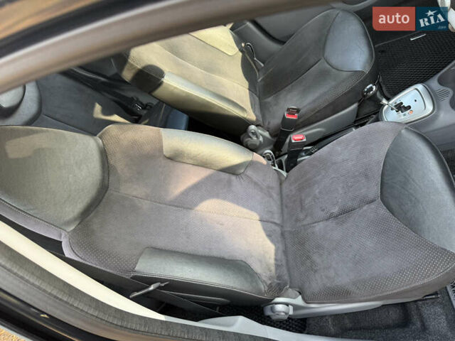 Черный Пежо 107, объемом двигателя 1 л и пробегом 113 тыс. км за 5200 $, фото 13 на Automoto.ua