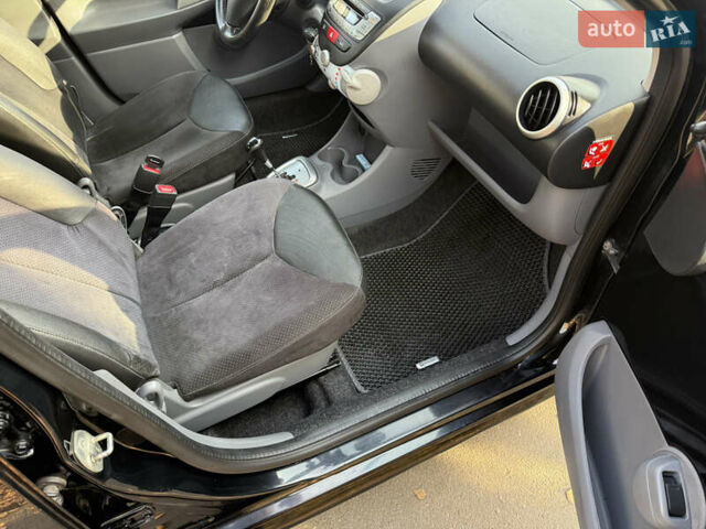 Черный Пежо 107, объемом двигателя 1 л и пробегом 113 тыс. км за 5200 $, фото 9 на Automoto.ua