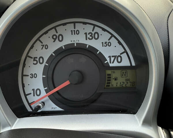 Черный Пежо 107, объемом двигателя 1 л и пробегом 113 тыс. км за 5200 $, фото 20 на Automoto.ua