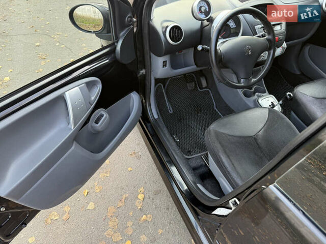 Черный Пежо 107, объемом двигателя 1 л и пробегом 113 тыс. км за 5200 $, фото 19 на Automoto.ua