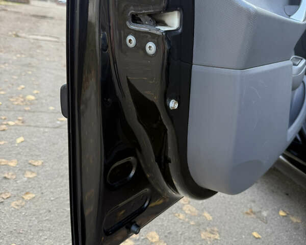 Черный Пежо 107, объемом двигателя 1 л и пробегом 113 тыс. км за 5200 $, фото 11 на Automoto.ua