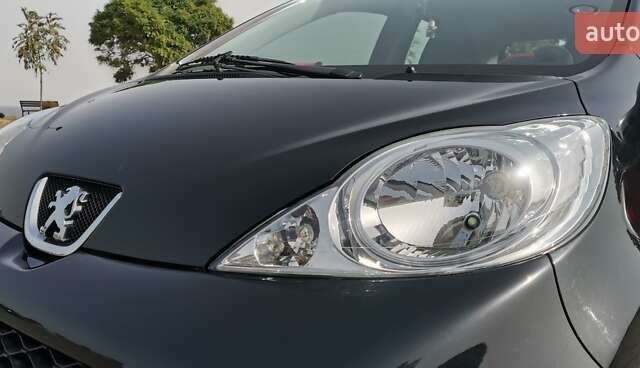 Черный Пежо 107, объемом двигателя 1 л и пробегом 53 тыс. км за 7100 $, фото 8 на Automoto.ua