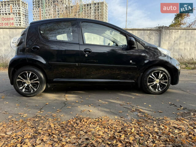 Черный Пежо 107, объемом двигателя 1 л и пробегом 113 тыс. км за 5200 $, фото 4 на Automoto.ua