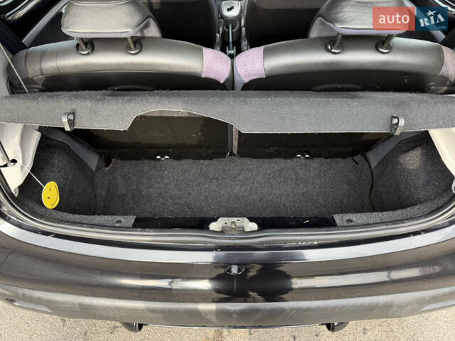 Черный Пежо 107, объемом двигателя 1 л и пробегом 113 тыс. км за 5200 $, фото 23 на Automoto.ua