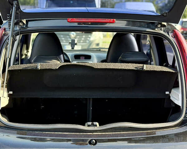 Черный Пежо 107, объемом двигателя 1 л и пробегом 119 тыс. км за 4800 $, фото 20 на Automoto.ua