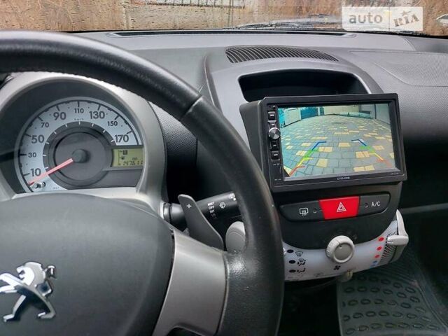 Чорний Пежо 107, об'ємом двигуна 1 л та пробігом 147 тис. км за 5800 $, фото 11 на Automoto.ua