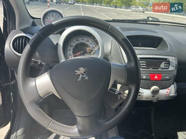 Черный Пежо 107, объемом двигателя 1 л и пробегом 86 тыс. км за 6900 $, фото 9 на Automoto.ua