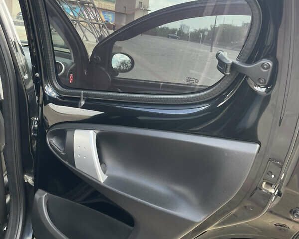 Чорний Пежо 107, об'ємом двигуна 1 л та пробігом 101 тис. км за 6000 $, фото 10 на Automoto.ua