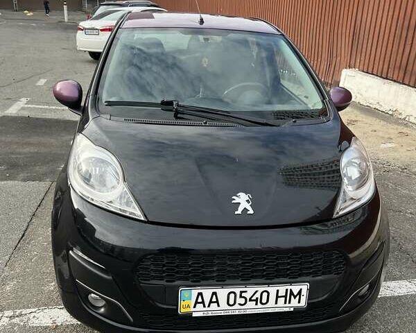 Чорний Пежо 107, об'ємом двигуна 1 л та пробігом 105 тис. км за 6500 $, фото 1 на Automoto.ua
