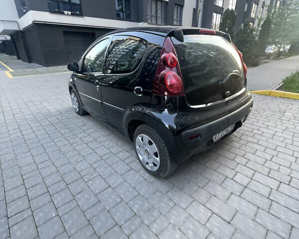 Черный Пежо 107, объемом двигателя 1 л и пробегом 167 тыс. км за 5000 $, фото 4 на Automoto.ua