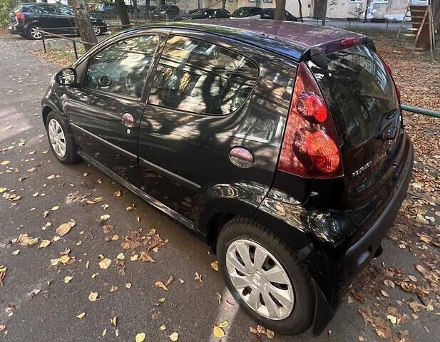 Чорний Пежо 107, об'ємом двигуна 1 л та пробігом 105 тис. км за 6500 $, фото 4 на Automoto.ua