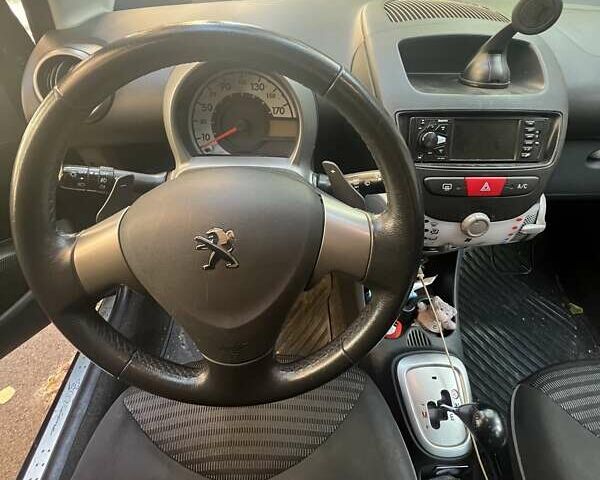 Чорний Пежо 107, об'ємом двигуна 1 л та пробігом 105 тис. км за 6500 $, фото 6 на Automoto.ua