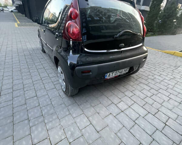 Черный Пежо 107, объемом двигателя 1 л и пробегом 167 тыс. км за 5000 $, фото 5 на Automoto.ua