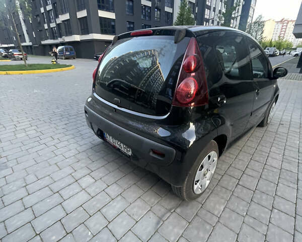 Черный Пежо 107, объемом двигателя 1 л и пробегом 167 тыс. км за 5000 $, фото 6 на Automoto.ua