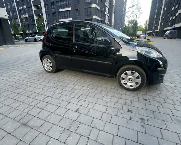 Черный Пежо 107, объемом двигателя 1 л и пробегом 167 тыс. км за 5000 $, фото 8 на Automoto.ua