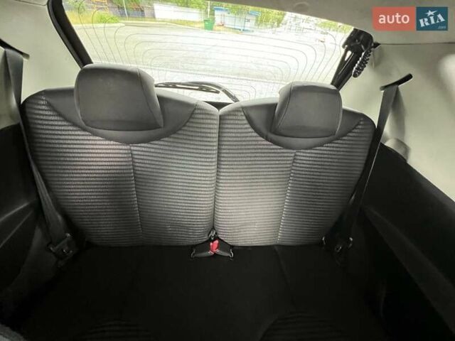 Фиолетовый Пежо 107, объемом двигателя 1 л и пробегом 159 тыс. км за 5600 $, фото 19 на Automoto.ua