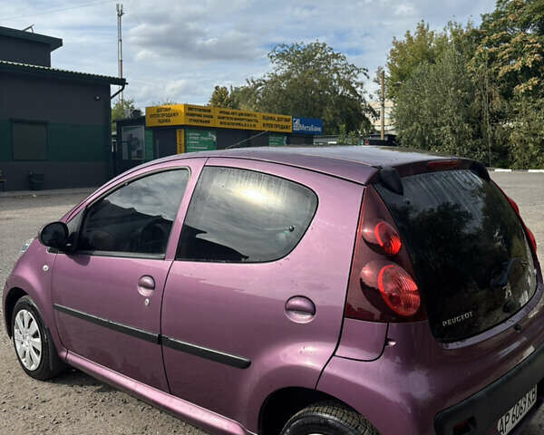 Фиолетовый Пежо 107, объемом двигателя 1 л и пробегом 111 тыс. км за 5700 $, фото 1 на Automoto.ua