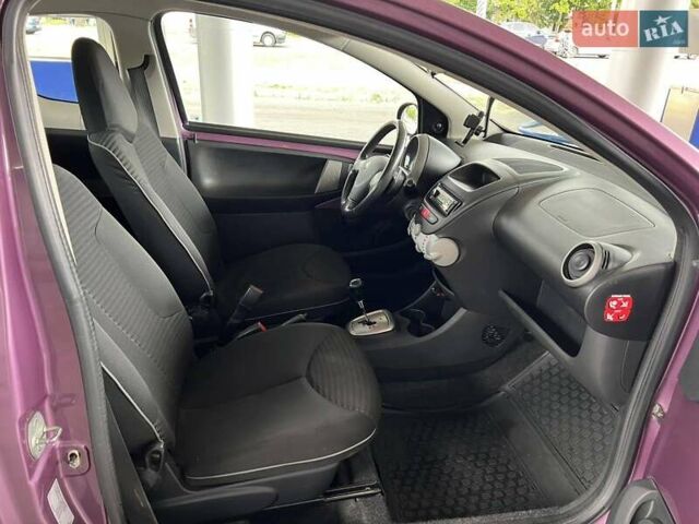 Фиолетовый Пежо 107, объемом двигателя 1 л и пробегом 159 тыс. км за 5600 $, фото 18 на Automoto.ua