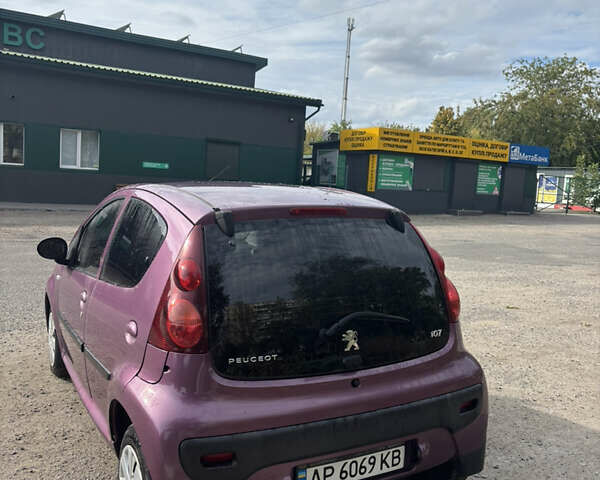 Фиолетовый Пежо 107, объемом двигателя 1 л и пробегом 111 тыс. км за 5700 $, фото 2 на Automoto.ua