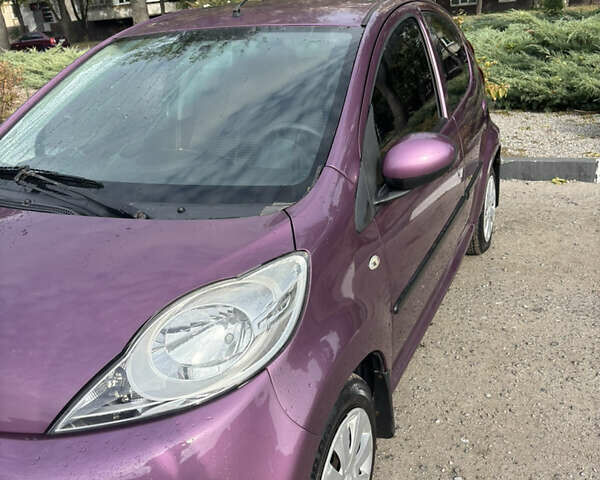 Фиолетовый Пежо 107, объемом двигателя 1 л и пробегом 111 тыс. км за 5700 $, фото 4 на Automoto.ua