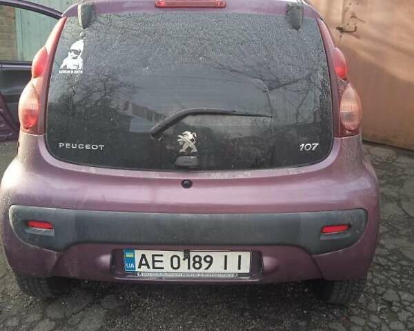 Фиолетовый Пежо 107, объемом двигателя 1 л и пробегом 99 тыс. км за 6400 $, фото 4 на Automoto.ua