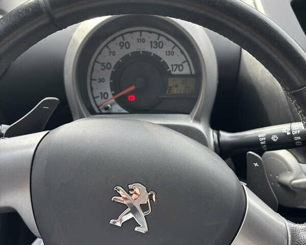 Фиолетовый Пежо 107, объемом двигателя 1 л и пробегом 111 тыс. км за 5700 $, фото 5 на Automoto.ua