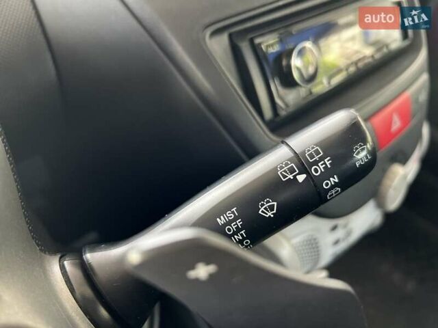 Фиолетовый Пежо 107, объемом двигателя 1 л и пробегом 159 тыс. км за 5600 $, фото 23 на Automoto.ua