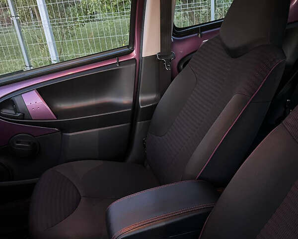 Фиолетовый Пежо 107, объемом двигателя 1 л и пробегом 112 тыс. км за 5900 $, фото 11 на Automoto.ua