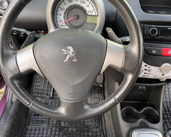 Фиолетовый Пежо 107, объемом двигателя 1 л и пробегом 71 тыс. км за 7150 $, фото 4 на Automoto.ua