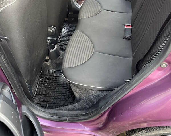 Фиолетовый Пежо 107, объемом двигателя 1 л и пробегом 71 тыс. км за 7150 $, фото 8 на Automoto.ua