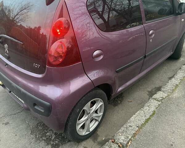 Фиолетовый Пежо 107, объемом двигателя 1 л и пробегом 154 тыс. км за 6200 $, фото 6 на Automoto.ua