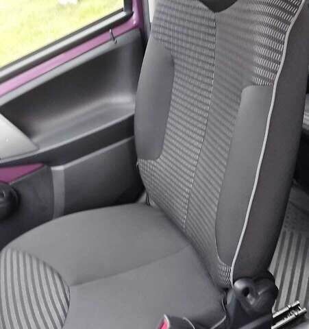 Фиолетовый Пежо 107, объемом двигателя 1 л и пробегом 43 тыс. км за 7100 $, фото 1 на Automoto.ua