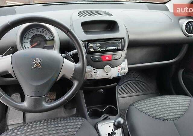 Фиолетовый Пежо 107, объемом двигателя 1 л и пробегом 43 тыс. км за 7100 $, фото 10 на Automoto.ua