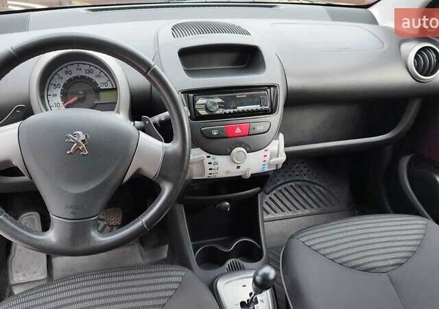 Фиолетовый Пежо 107, объемом двигателя 1 л и пробегом 43 тыс. км за 7100 $, фото 13 на Automoto.ua
