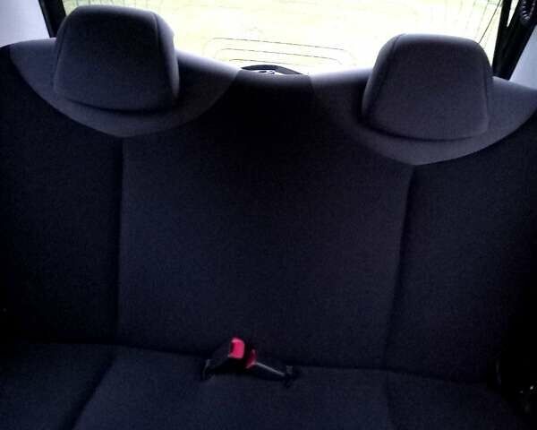 Червоний Пежо 107, об'ємом двигуна 1 л та пробігом 177 тис. км за 3000 $, фото 3 на Automoto.ua